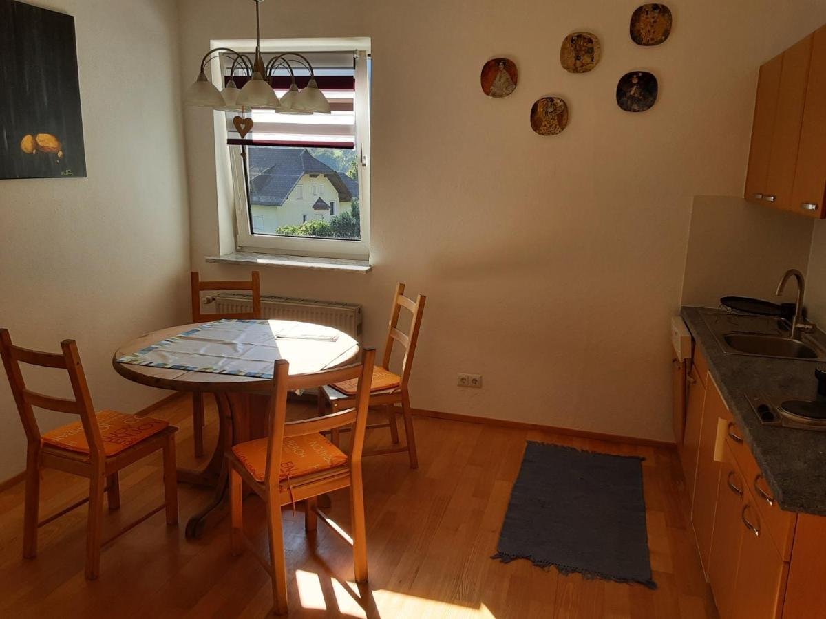 Apartment - Ferienwohnung 2 Treffen Am Ossiachersee Eksteriør bilde